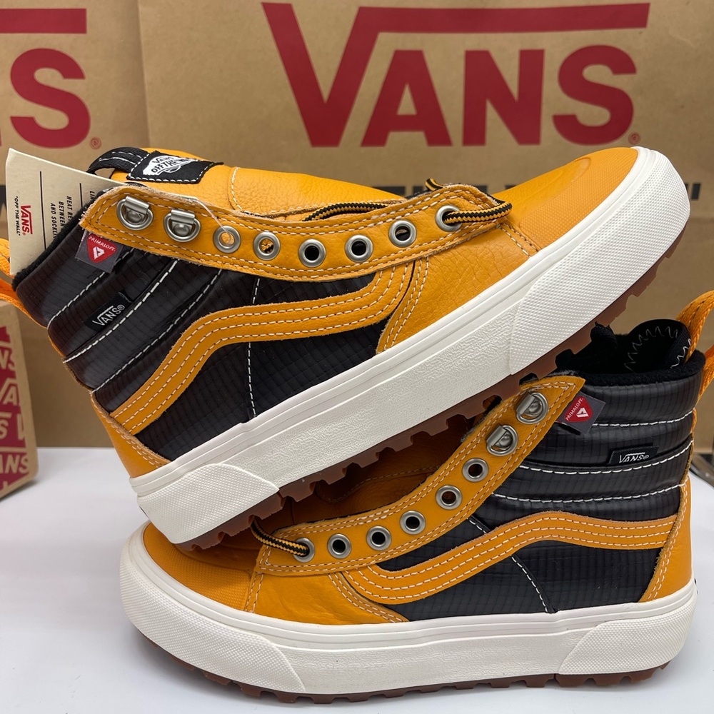 Vans WMNS Sk8-Hi Mte 2.0 Dx
(Mte) Apricot/Black Boots 
VN0A4P3I2NF
 All Weather